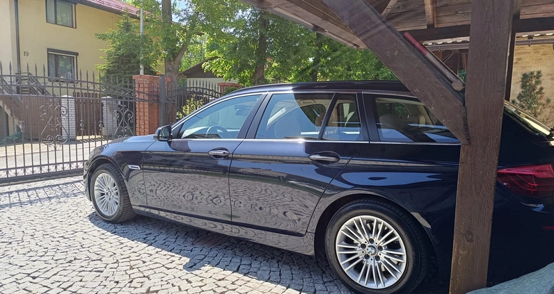 BMW Seria 5 cena 68000 przebieg: 176000, rok produkcji 2015 z Biała małe 121
